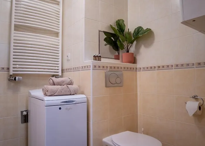 Svetly Blizko Centra - Plne Vybaveny Appartement *