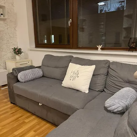 Svetly Blizko Centra - Plne Vybaveny